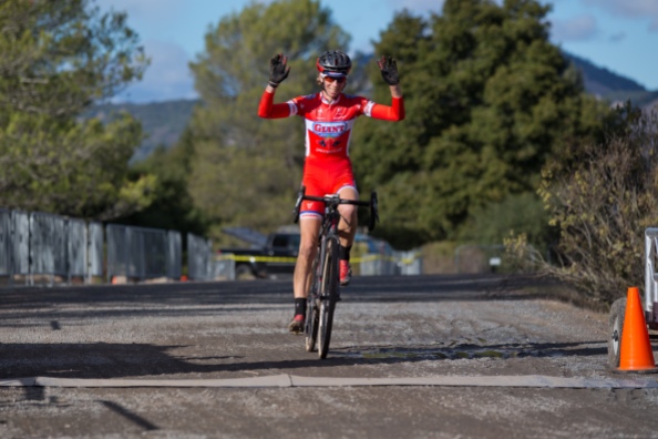 Lloyd Dominates Women A on the Last Day of the 2015 Santa Rosa Cup CX